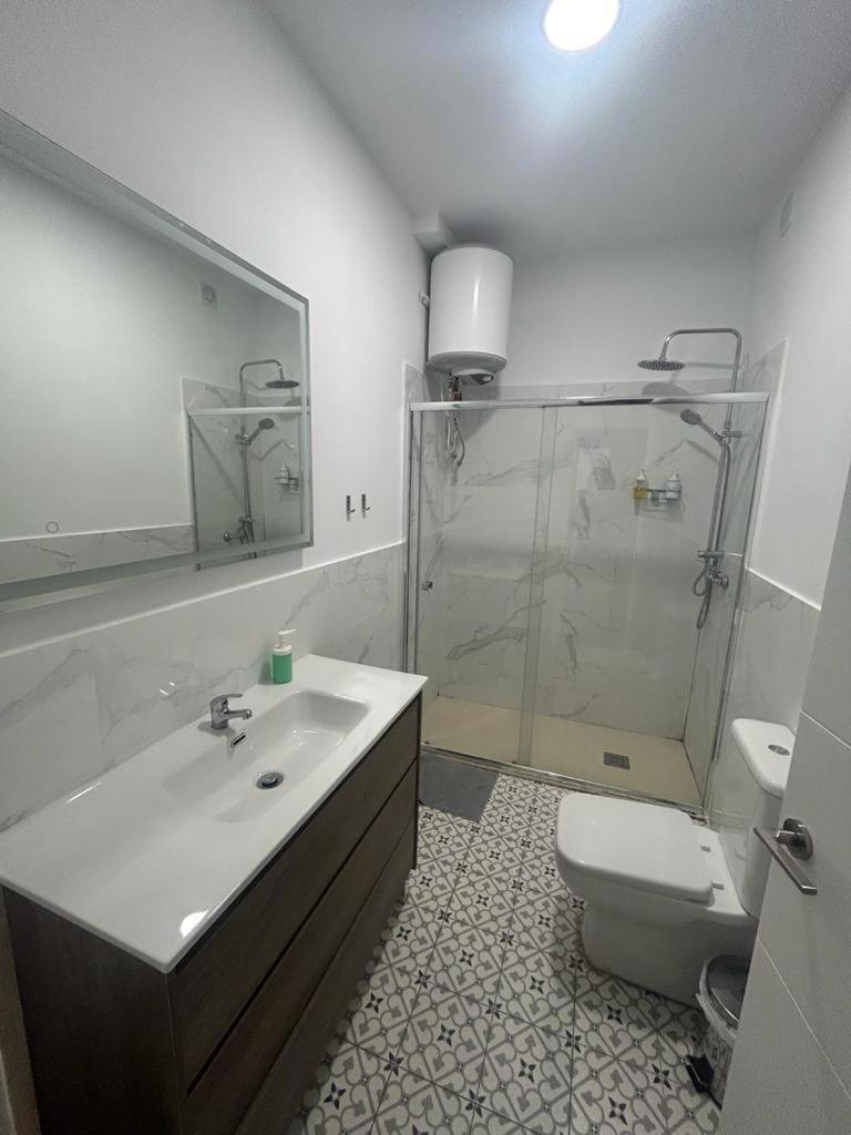 Apartamentos Pino Бенидорм Экстерьер фото
