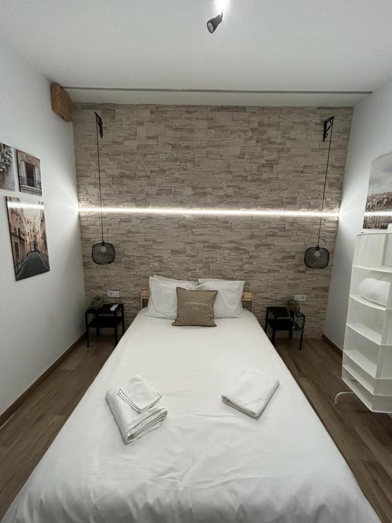 Apartamentos Pino Бенидорм Номер фото