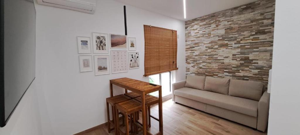 Apartamentos Pino Бенидорм Номер фото