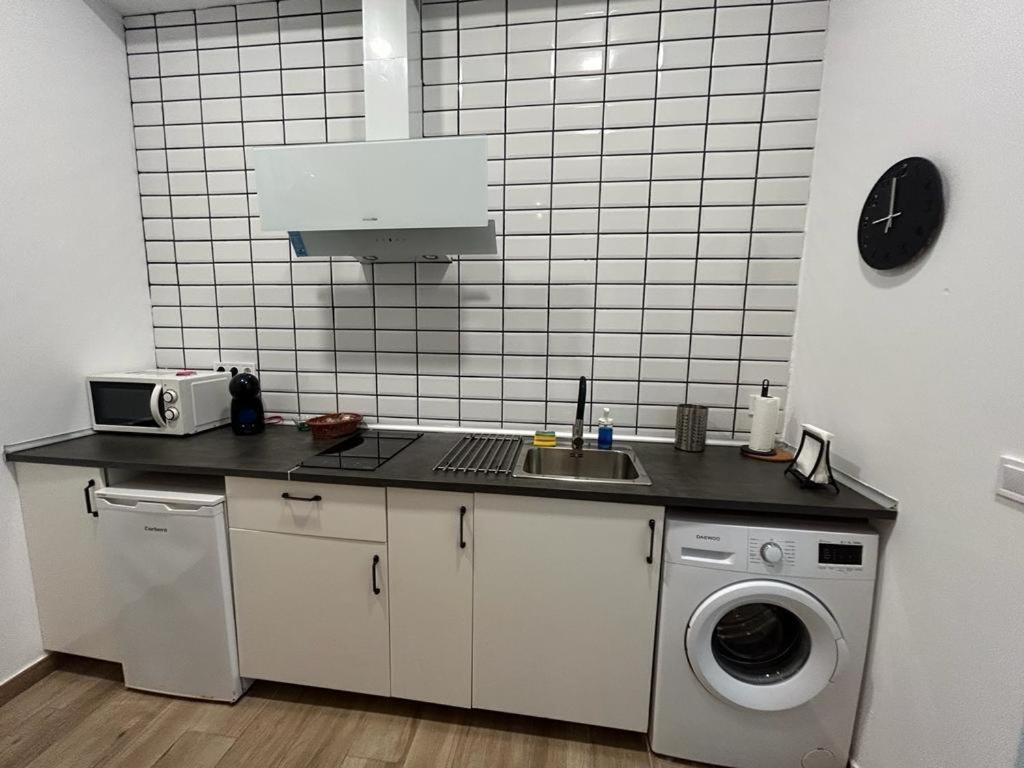 Apartamentos Pino Бенидорм Номер фото