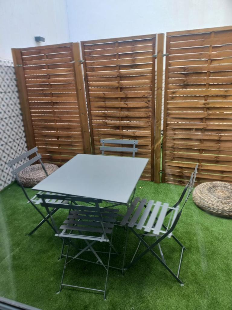 Apartamentos Pino Бенидорм Номер фото